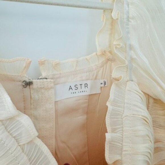 NWOT ASTR The Label JUNIE RUFFLE SQUARE NECK LONG SLEEVE TOP, S, Champagne - Picture 12 of 14
